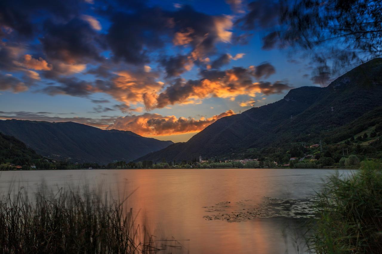 Casa Vacanza Residence Lago Di Endine Monasterolo del Castello Exteriör bild