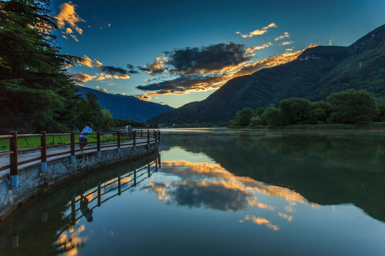 Casa Vacanza Residence Lago Di Endine Monasterolo del Castello Exteriör bild