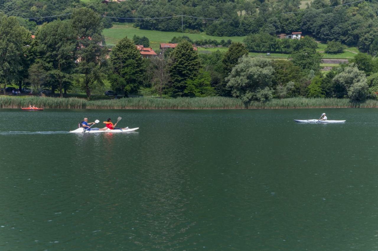 Casa Vacanza Residence Lago Di Endine Monasterolo del Castello Exteriör bild